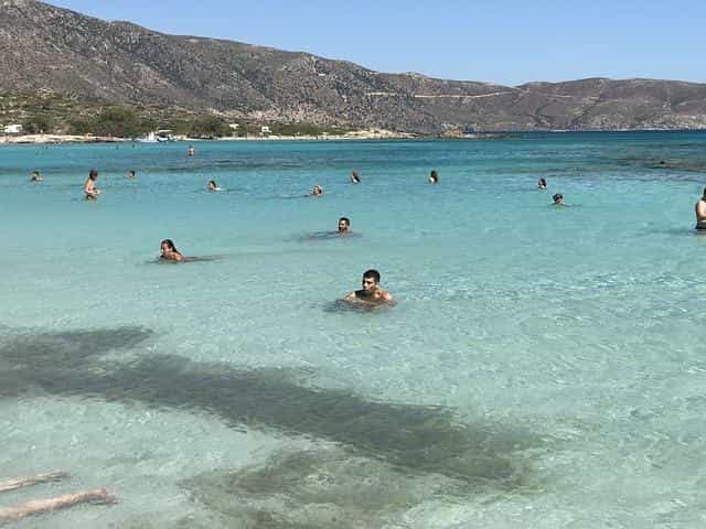 Le acque basse e trasparenti della spiaggia di Elafonissi