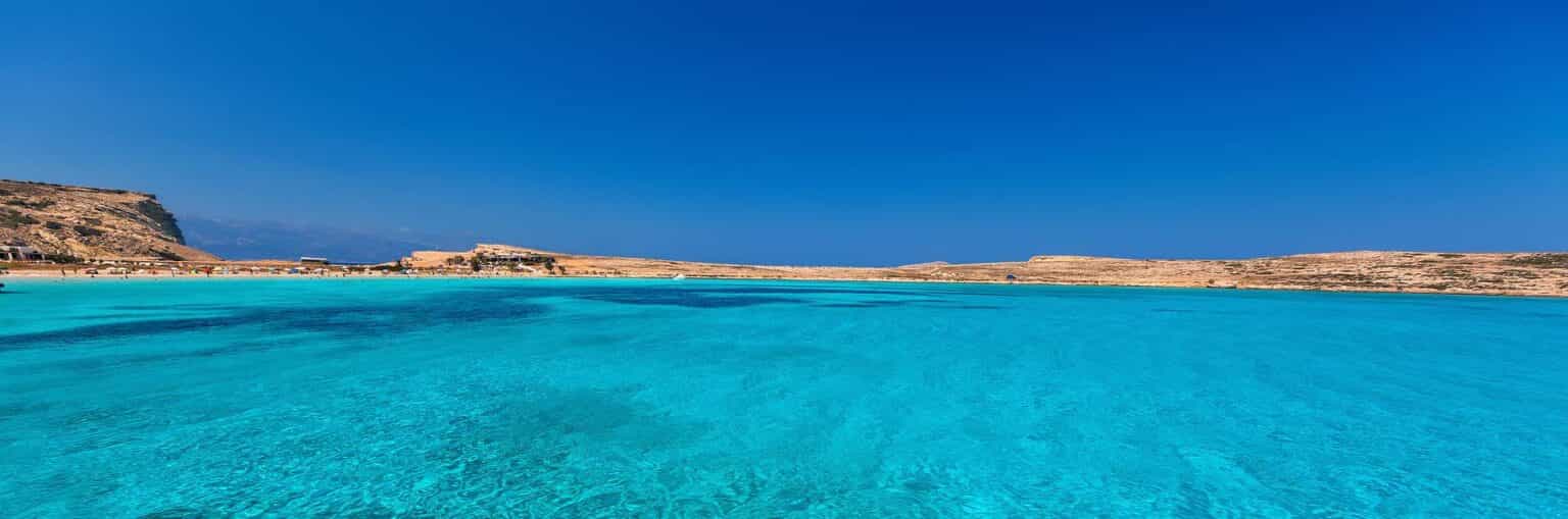 Navigazione a vela tra le isole