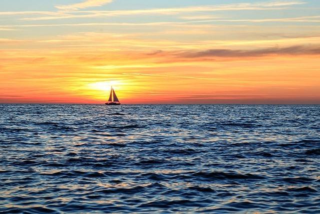 tramonto barca a vela